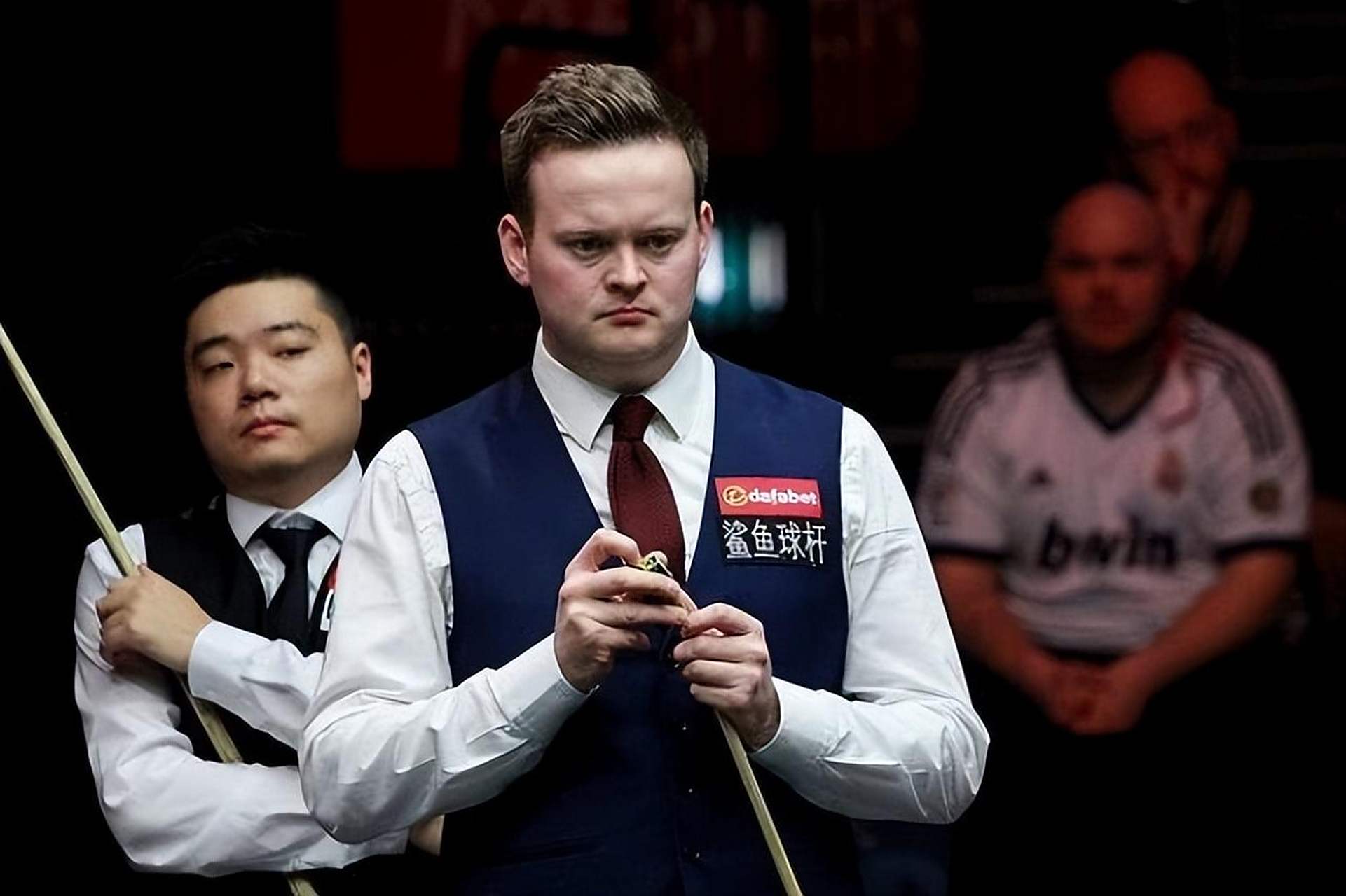 额签下两名 额签下两名