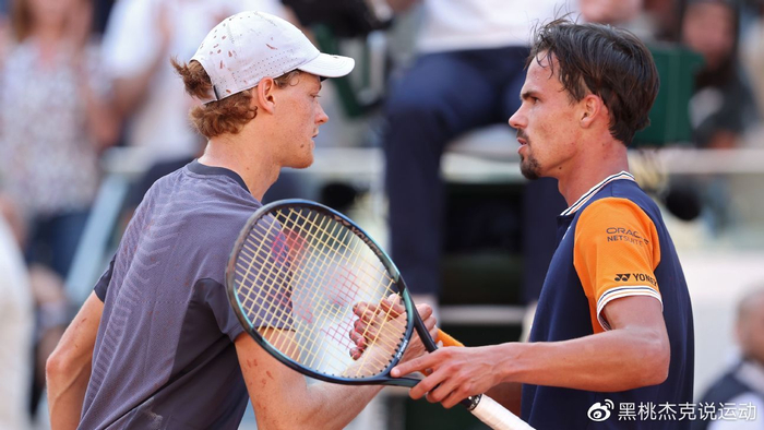 战与机遇并 战与机遇并