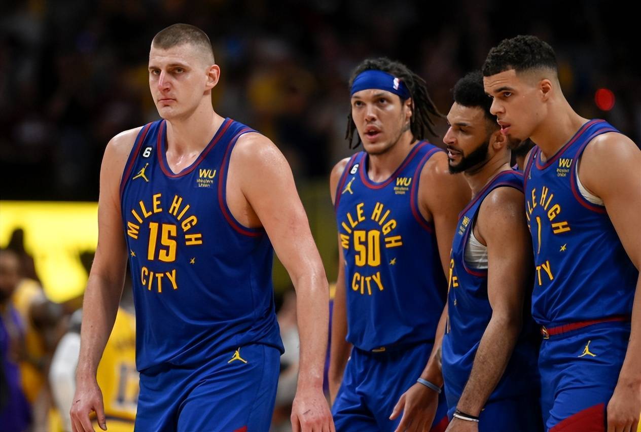 当随球手自 当随球手自